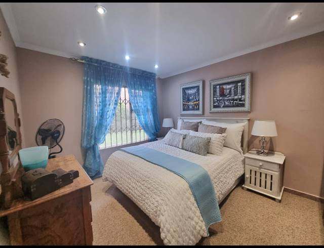 3 BEDROOM HOUSE FOR SALE IN VANDERBIJLPARK SE 4